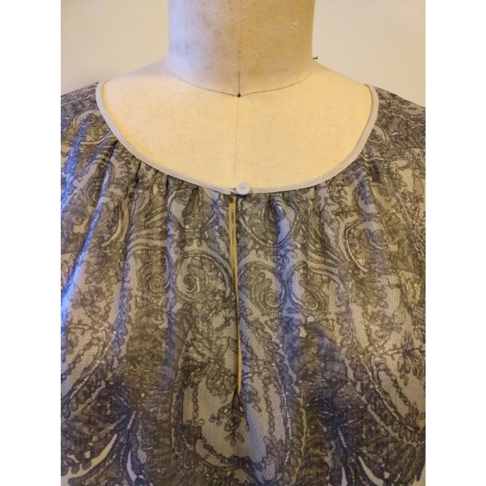 BCBGMaxAzria Blouse Long Sleeve Gray Grey LG - Picture 3 of 8